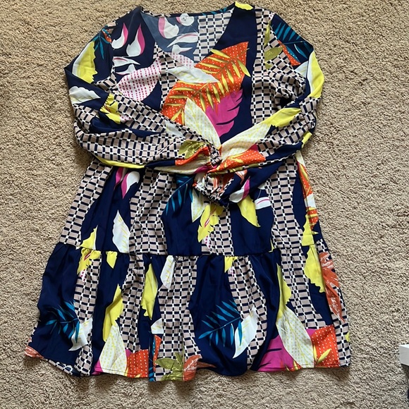 Dresses & Skirts - Bold Print Dress